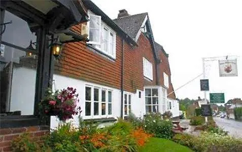 The Bear Inn And Burwash Motel-1