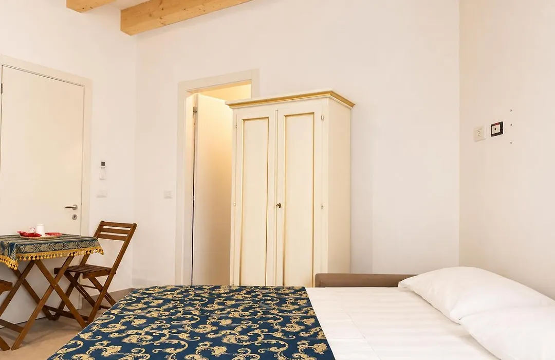 Flove' Rooms Venice-1