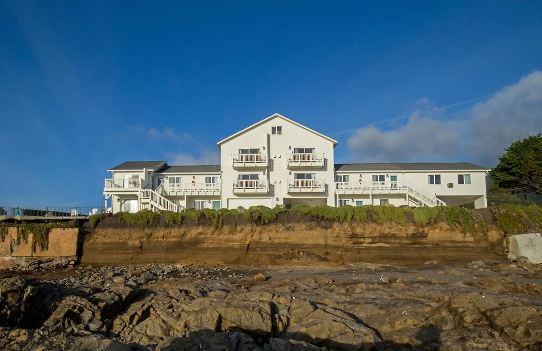 Black Sands Inn-1