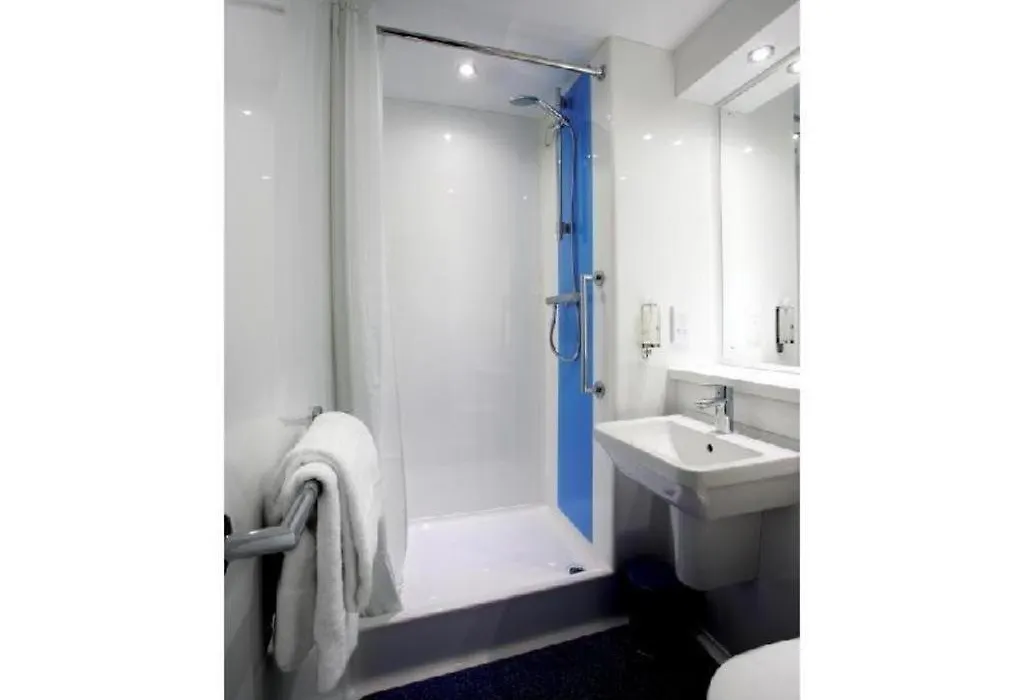 Travelodge London Chessington Tolworth-1