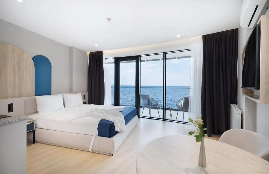 Marina Club-1