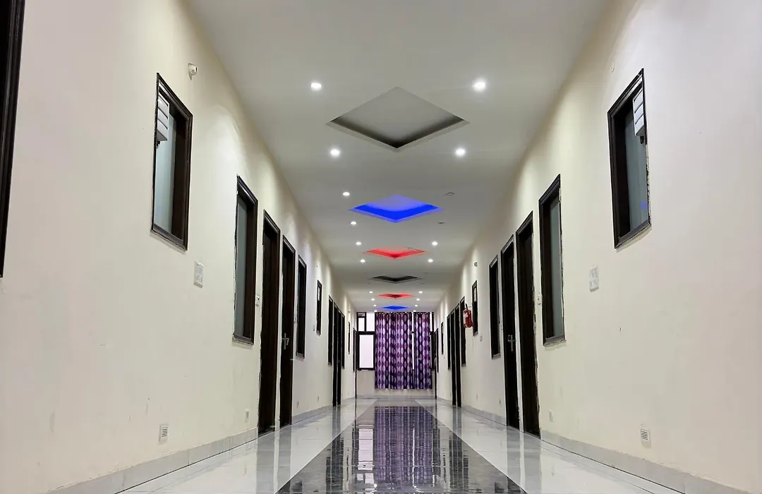 Hotel Albie Stay,Near Railway Station Chandigarh-1