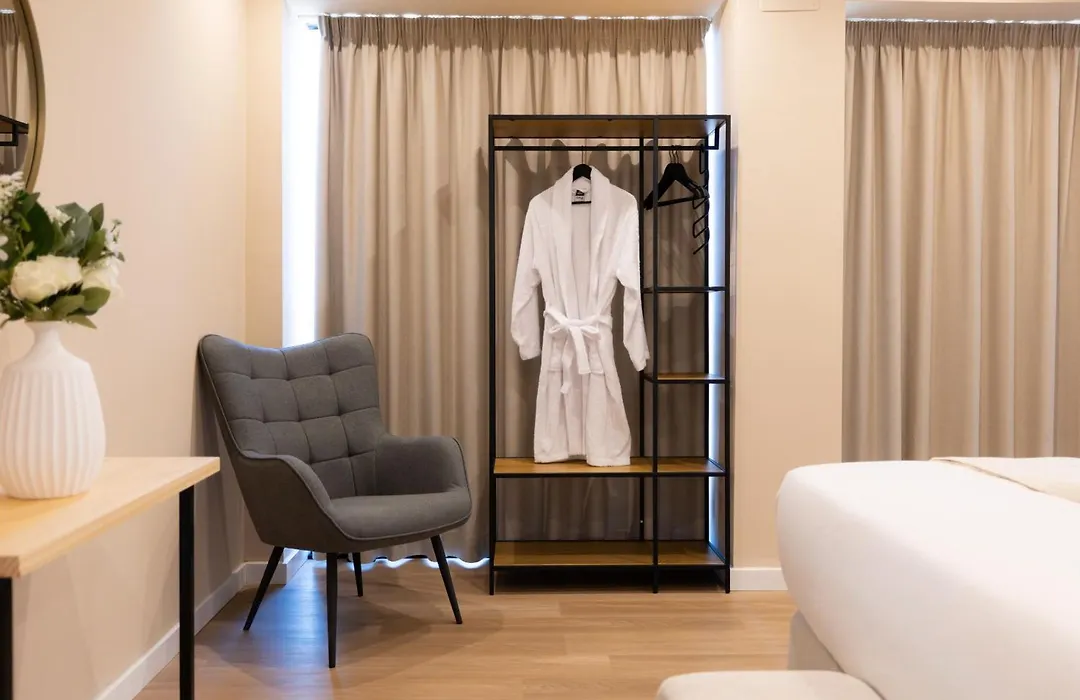 Arena Málaga Suites-1