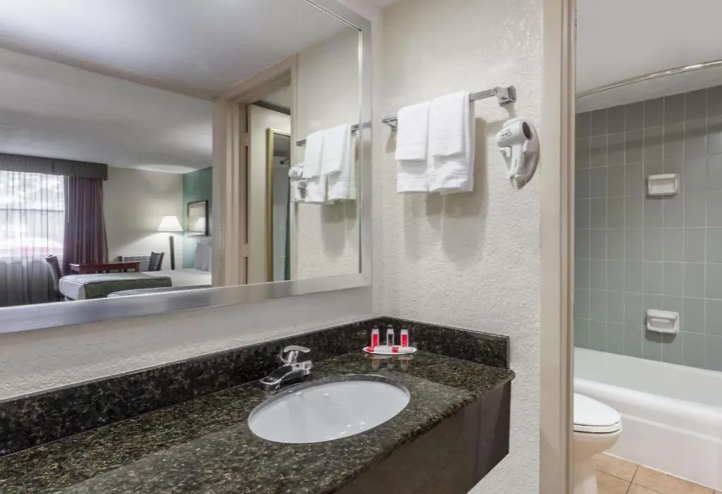 Baymont By Wyndham Sarasota-1