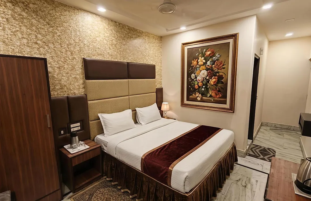 Hotel Wall City-1