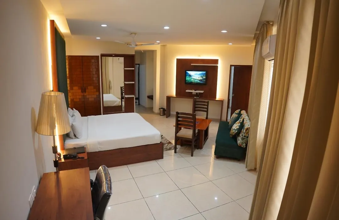 Hotel Grand Riviera-1
