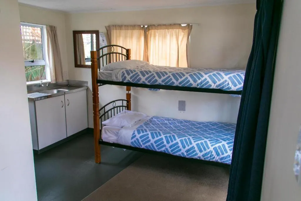 Kiwi'S Nest Budget Accommodation & Backpackers-1