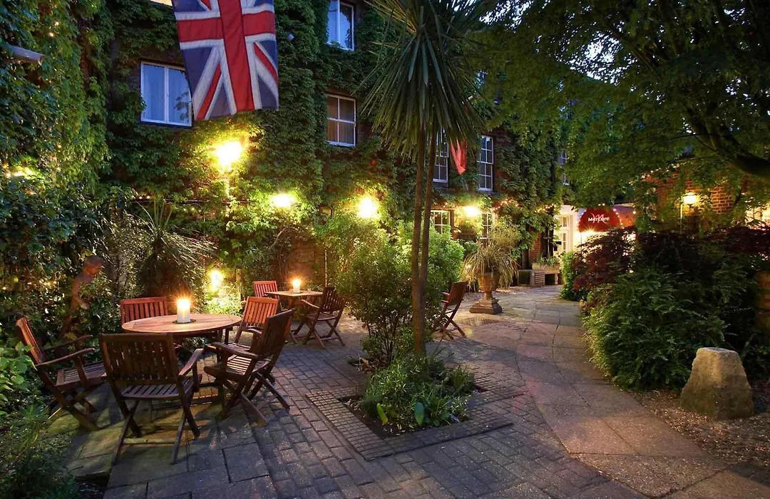 Mercure Salisbury White Hart Hotel & Apartments-1