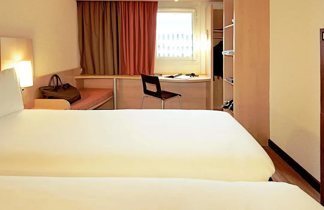Ibis Leeds Centre Marlborough Street-1