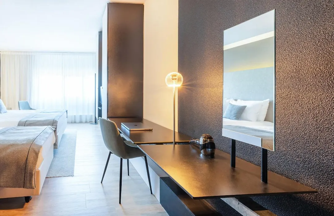Select Hotel Maastricht-1