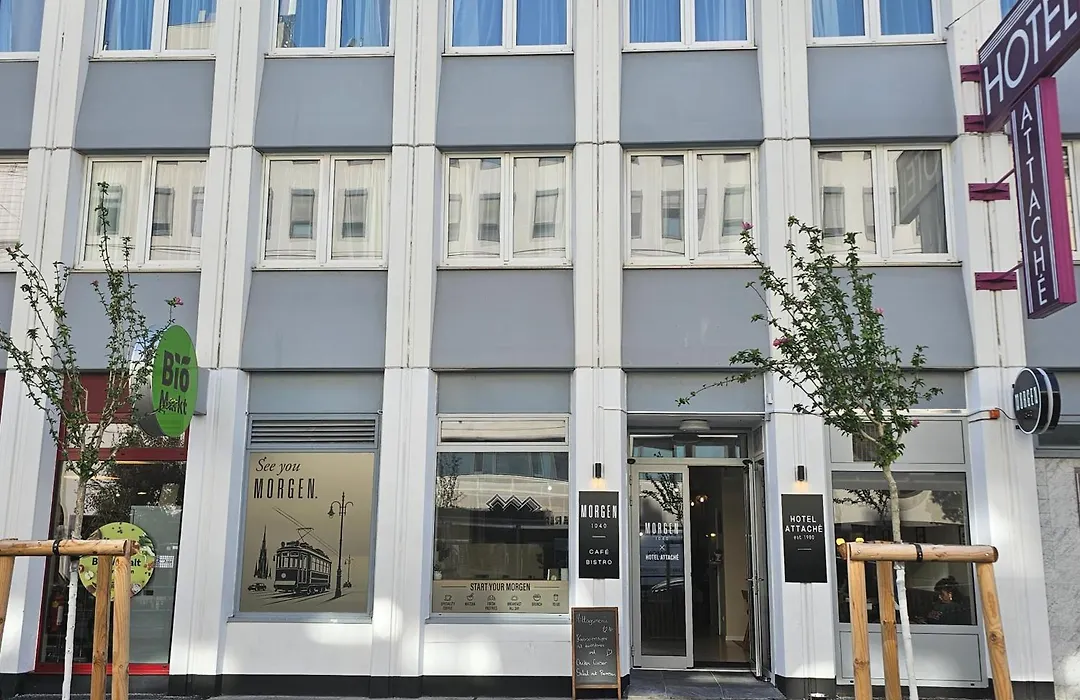 Hotel Attache-1