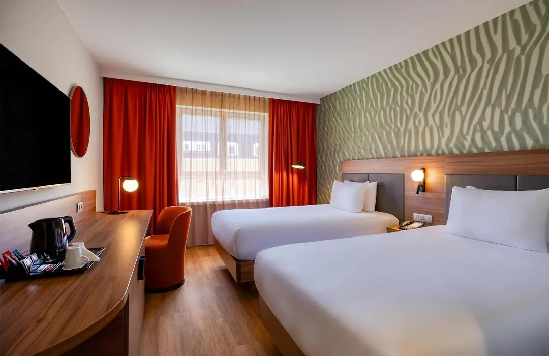 Hilton Garden Inn Brussels City Centre-1