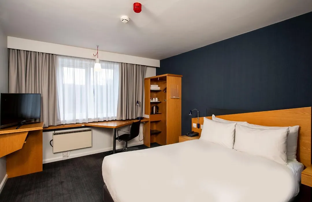 Holiday Inn Express Taunton East By Ihg-1