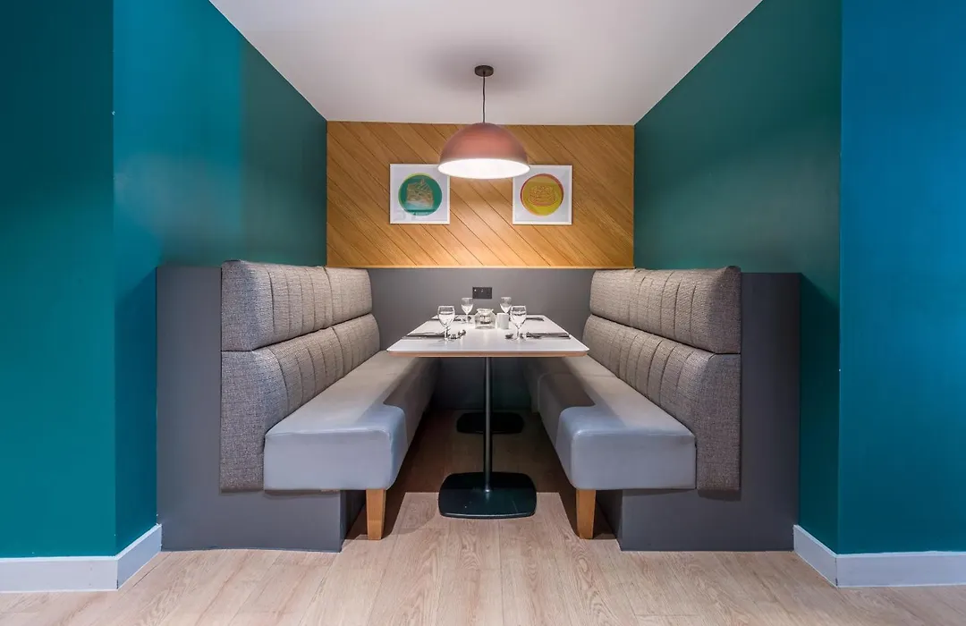 Holiday Inn Newport By Ihg-1