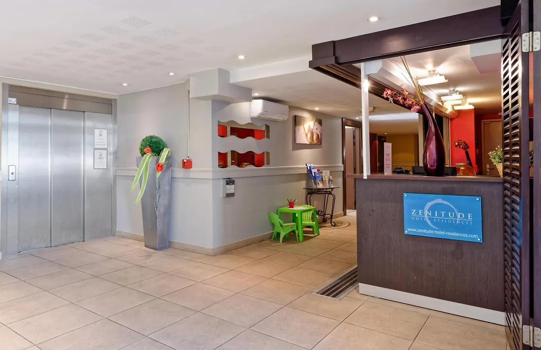 Comfort Aparthotel Six-Fours-1
