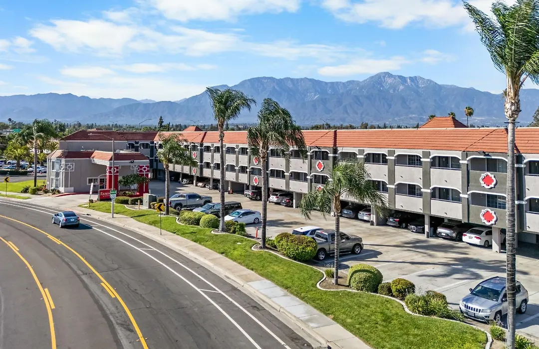 Ramada By Wyndham Ontario Airport & Convention Center-1