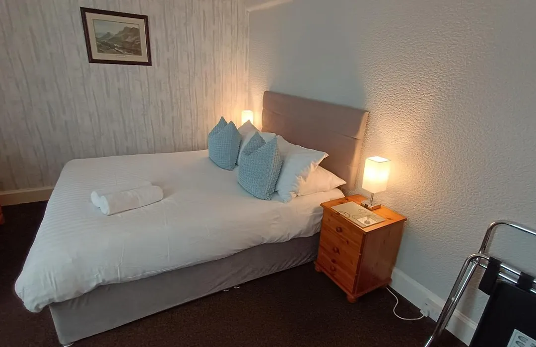 Hazeldene Guest House - With Free Offsite Health Club-1
