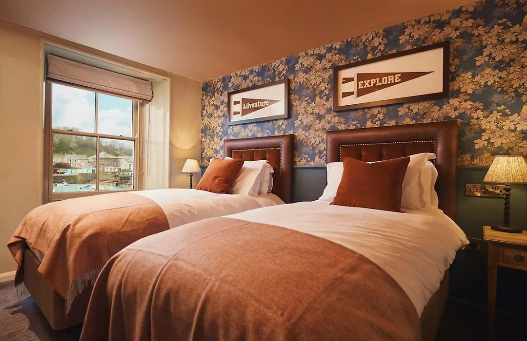 Harbour Inn-1