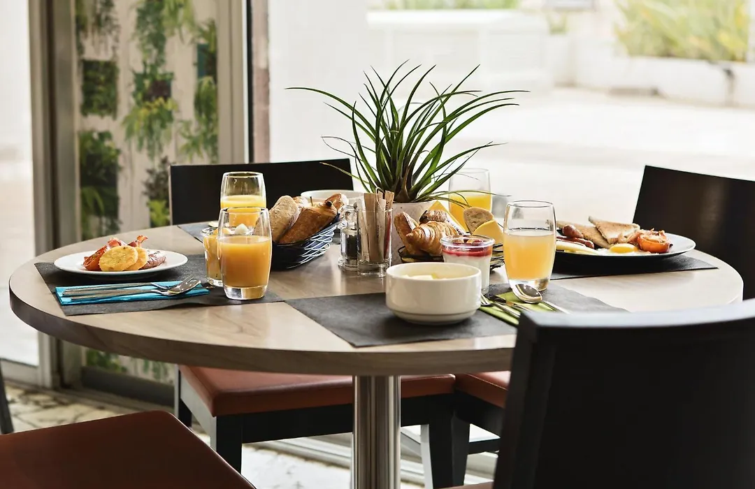 Holiday Inn Toulon City Centre By Ihg-1