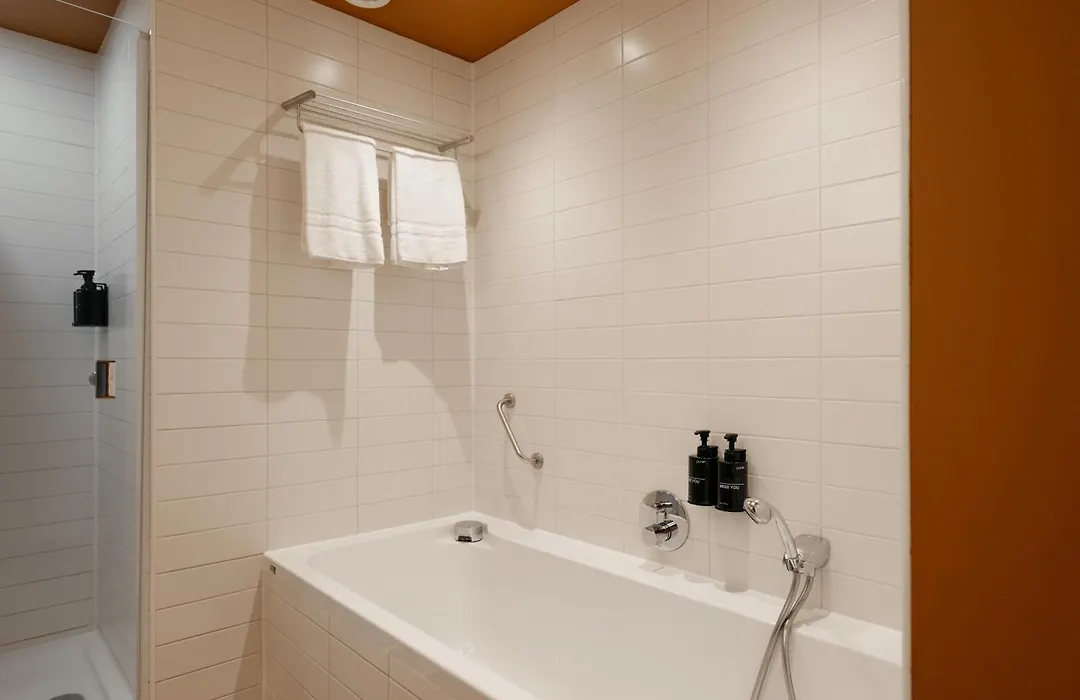 Hotel Vrythof - Just A Room - Digital Check-In, Key By Email Or Sms-1