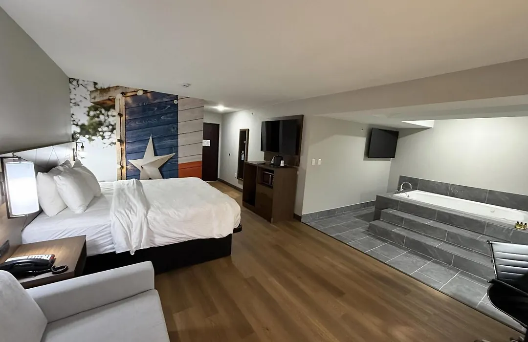 Clarion Pointe Addison - Dallas North-1