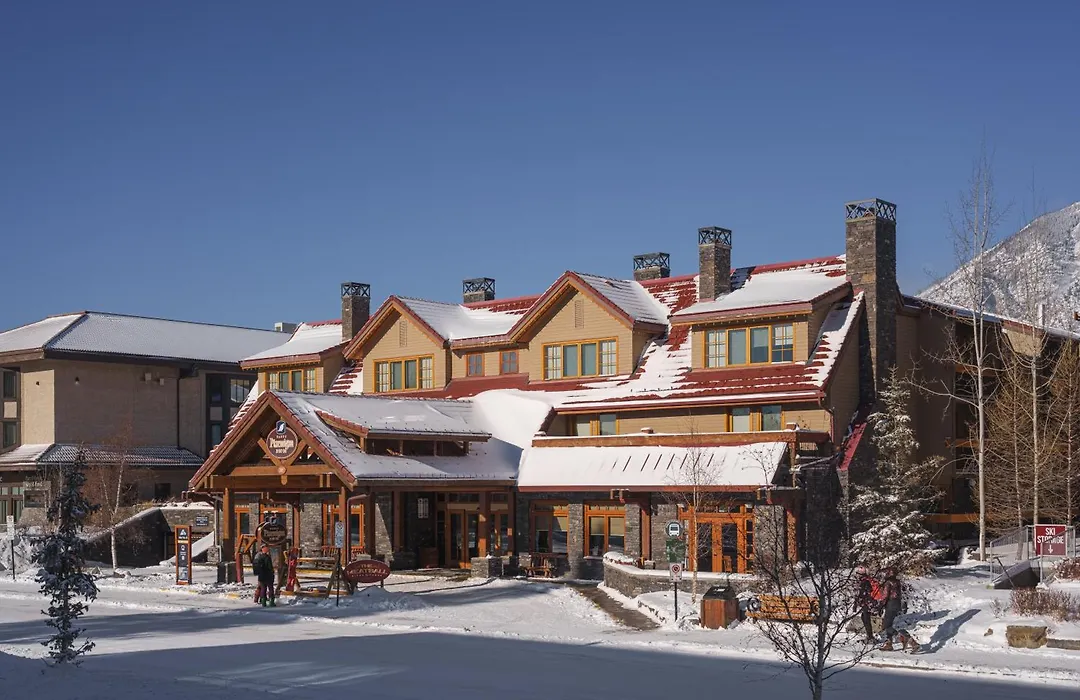 Banff Ptarmigan Inn-1