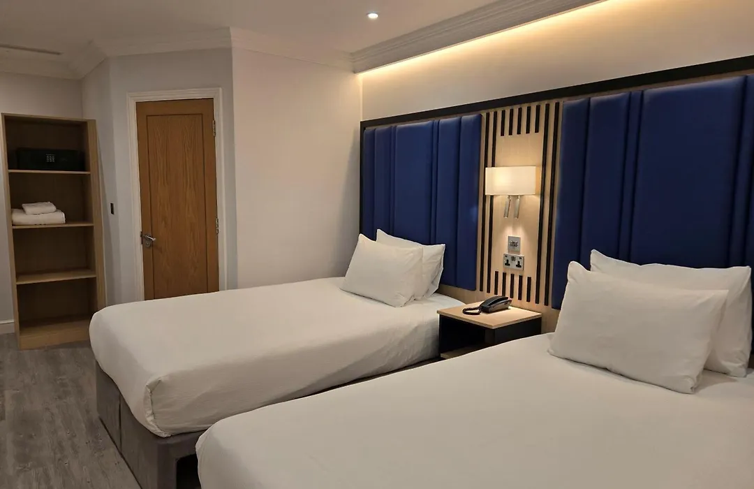 Spark By Hilton London Chiswick-1