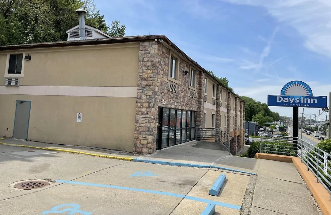 Days Inn By Wyndham Jersey City-1