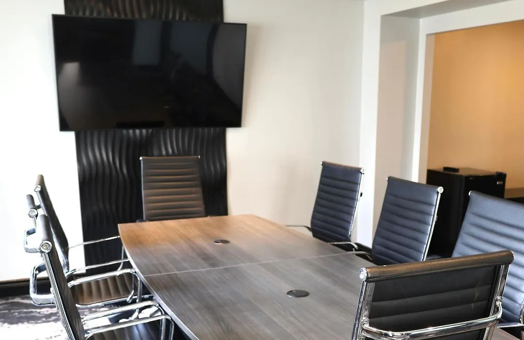 Travelodge By Wyndham Quebec City Hotel & Convention Centre-1