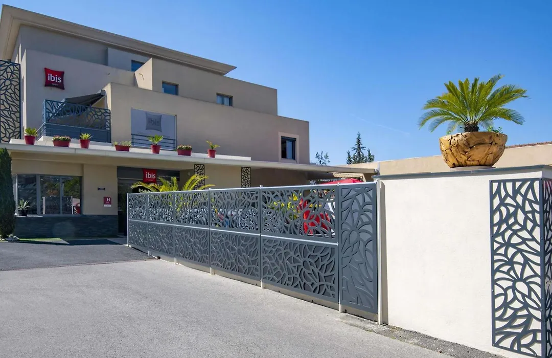 IBIS Cannes Mouans Sartoux parking gratuit-1
