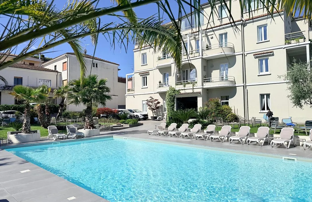 Hotel Benaco-1