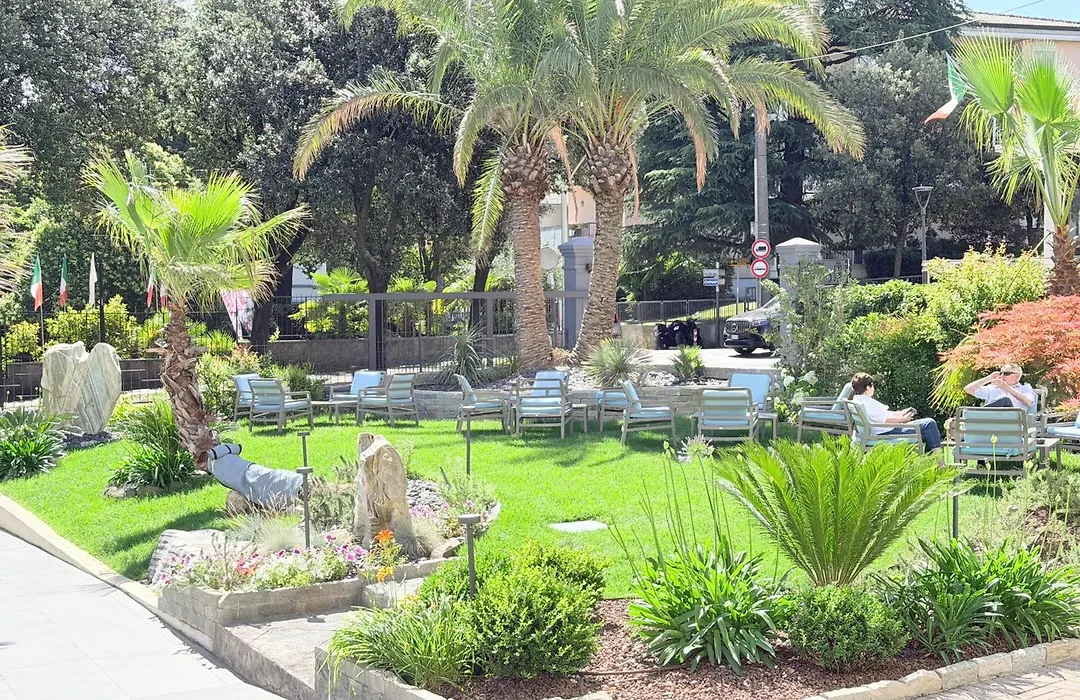 Hotel Benaco-1