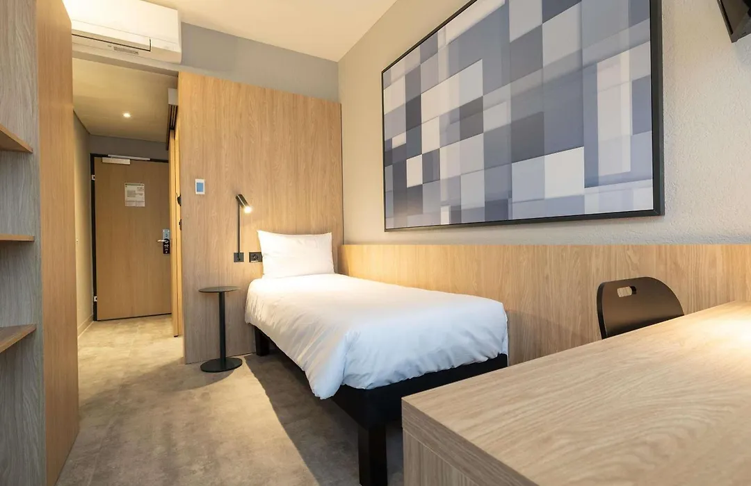 Ibis Chur-1