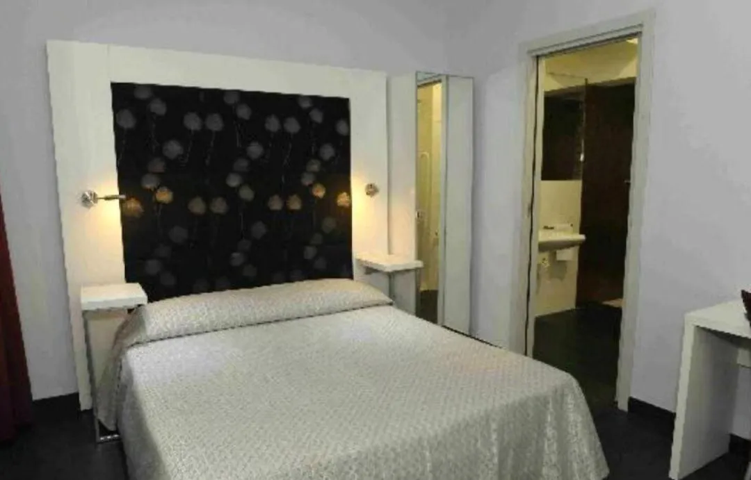Hotel Aaron-1