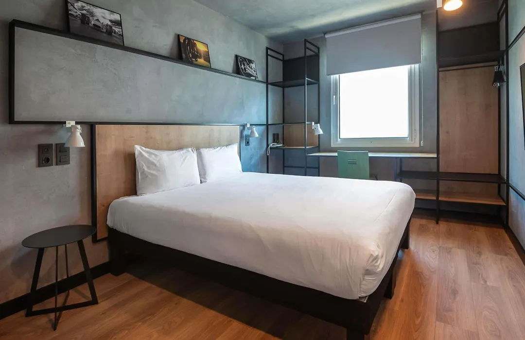 Hotel Ibis Setubal-1