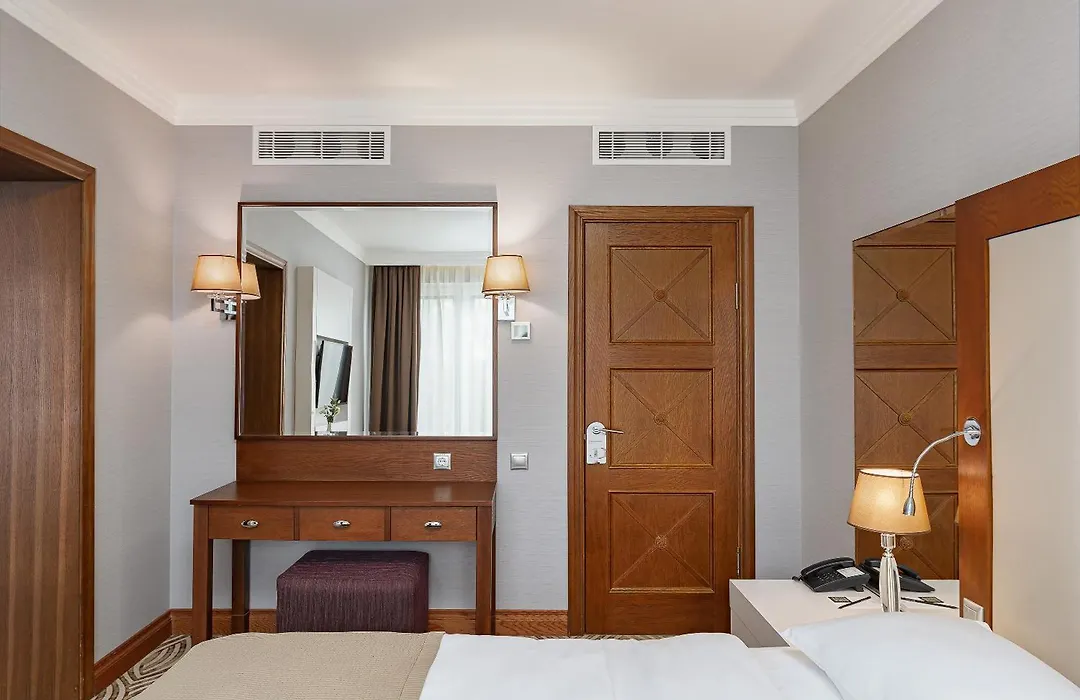Premier Hotel Dnister-1