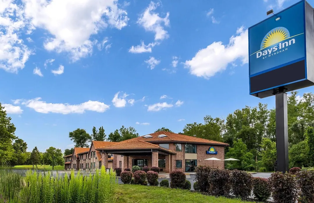 Days Inn By Wyndham Geneva/Finger Lakes-1