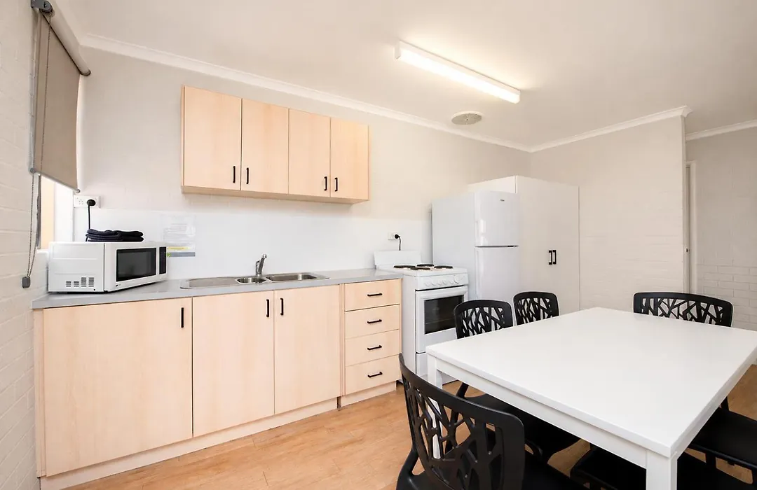 Geraldton'S Ocean West Holiday Units & Short Stay Accommodation-1