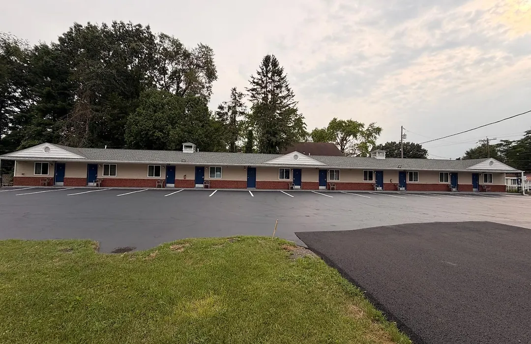 Blue Sky Inn Glens Falls-Saratoga-Lake George-1