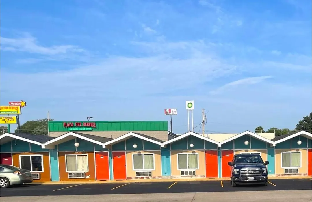 Gray Plaza Motel Benton Rend Lake I-57-1