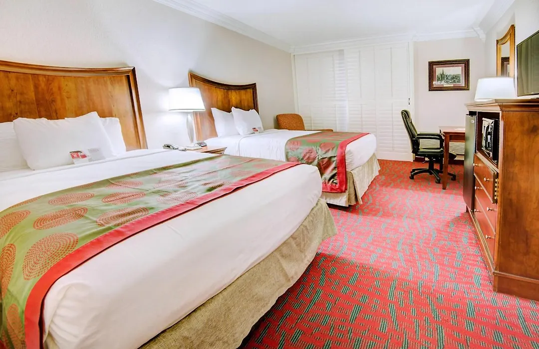 Clarion Hotel & Suites-1