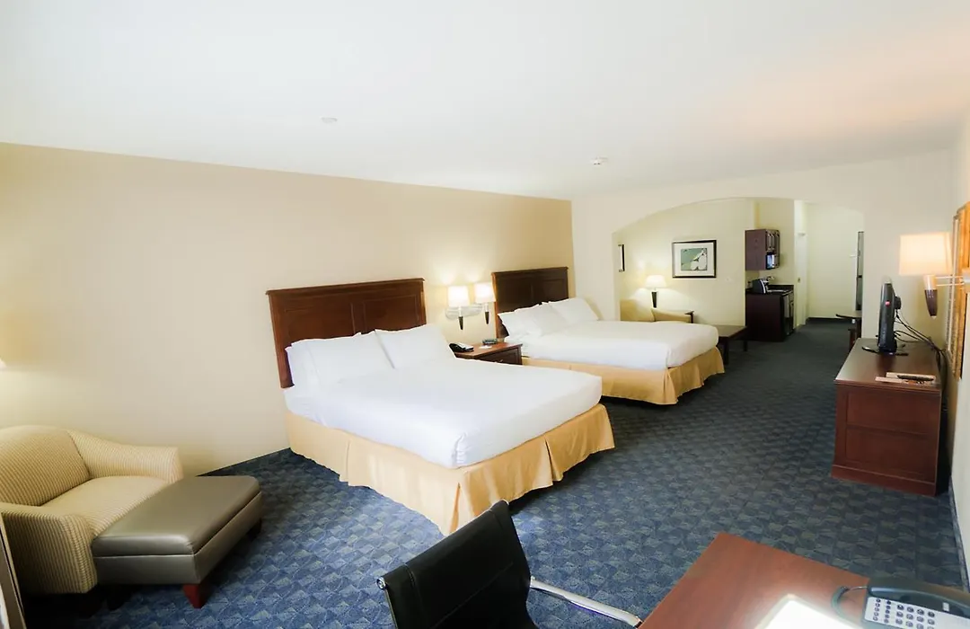 Holiday Inn Express Hotel & Suites Pampa By Ihg-1