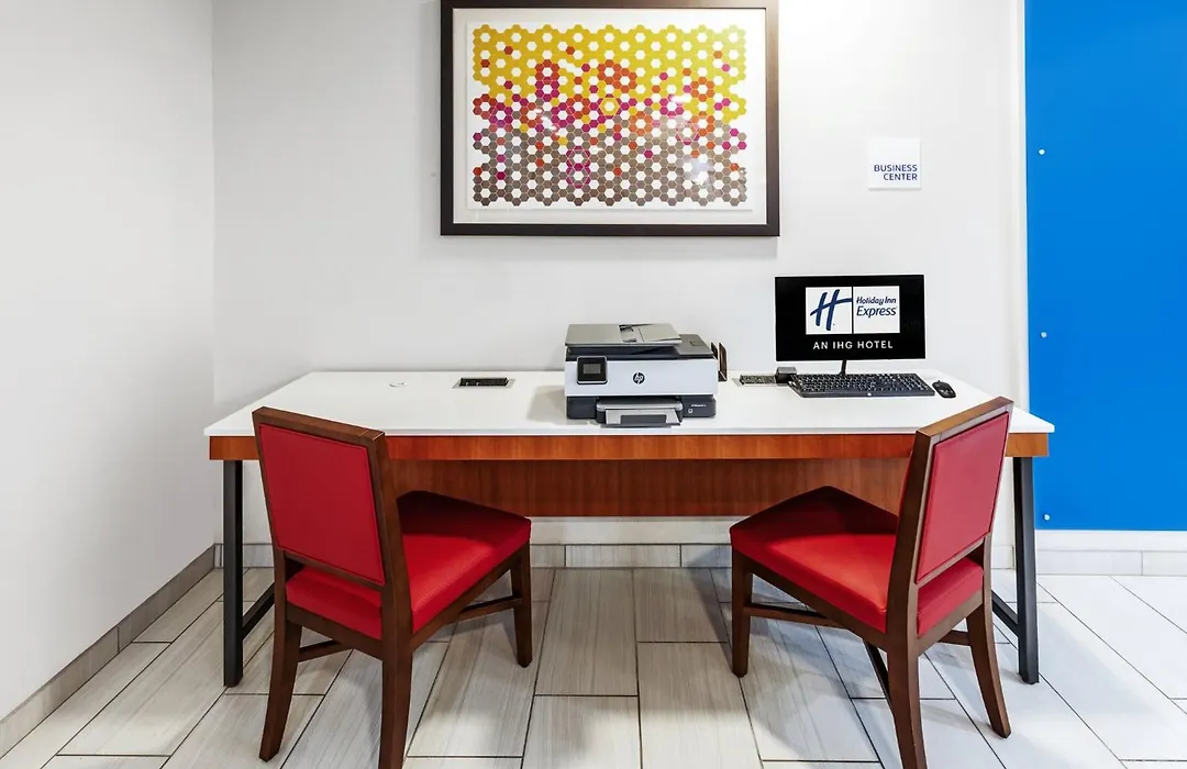 Holiday Inn Express & Suites - Laredo-Event Center Area By Ihg-1