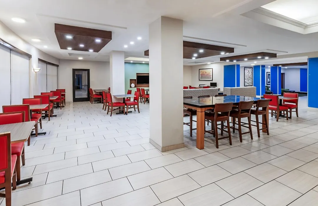 Holiday Inn Express & Suites - Laredo-Event Center Area By Ihg-1
