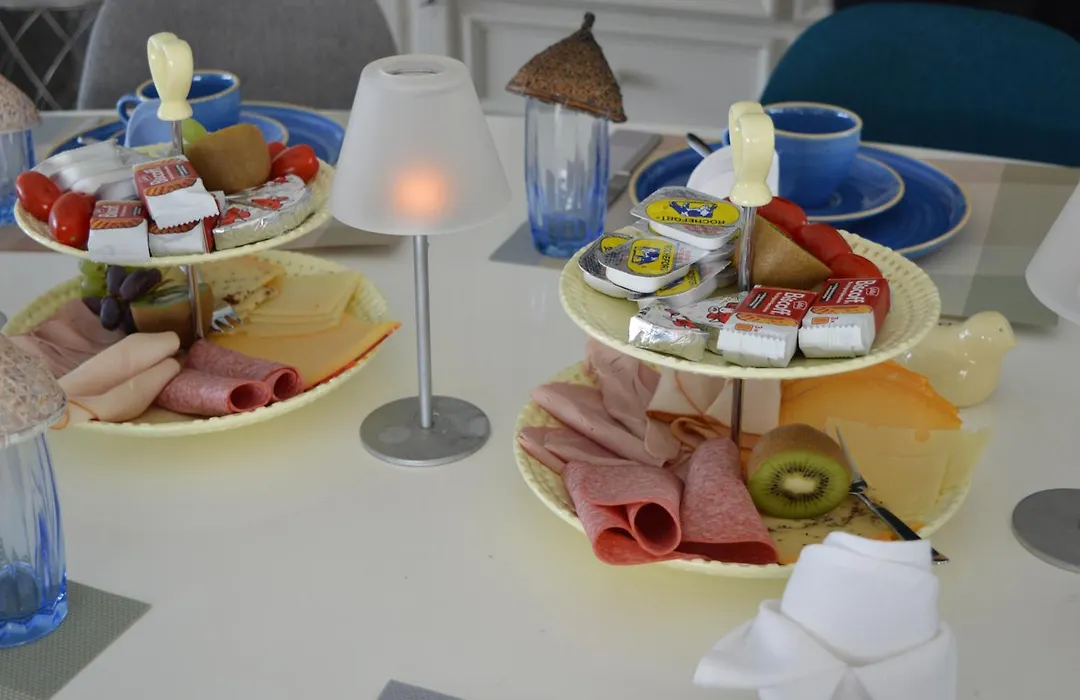 Guesthouse De Witte Merel Deluxe-1