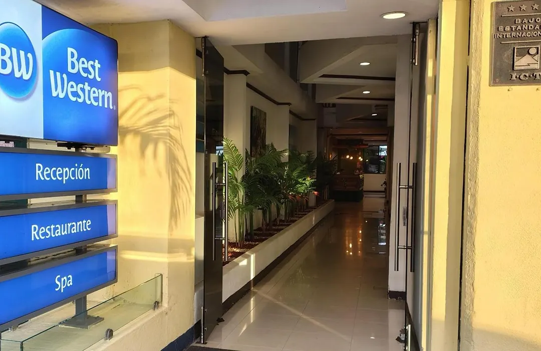 Best Western Hotel & Casino Kamuk-1