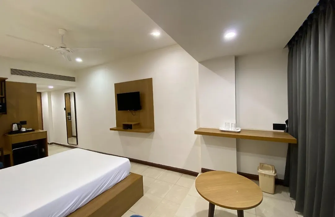 Palette Hotel Surya By Checkin, Vadodara-1