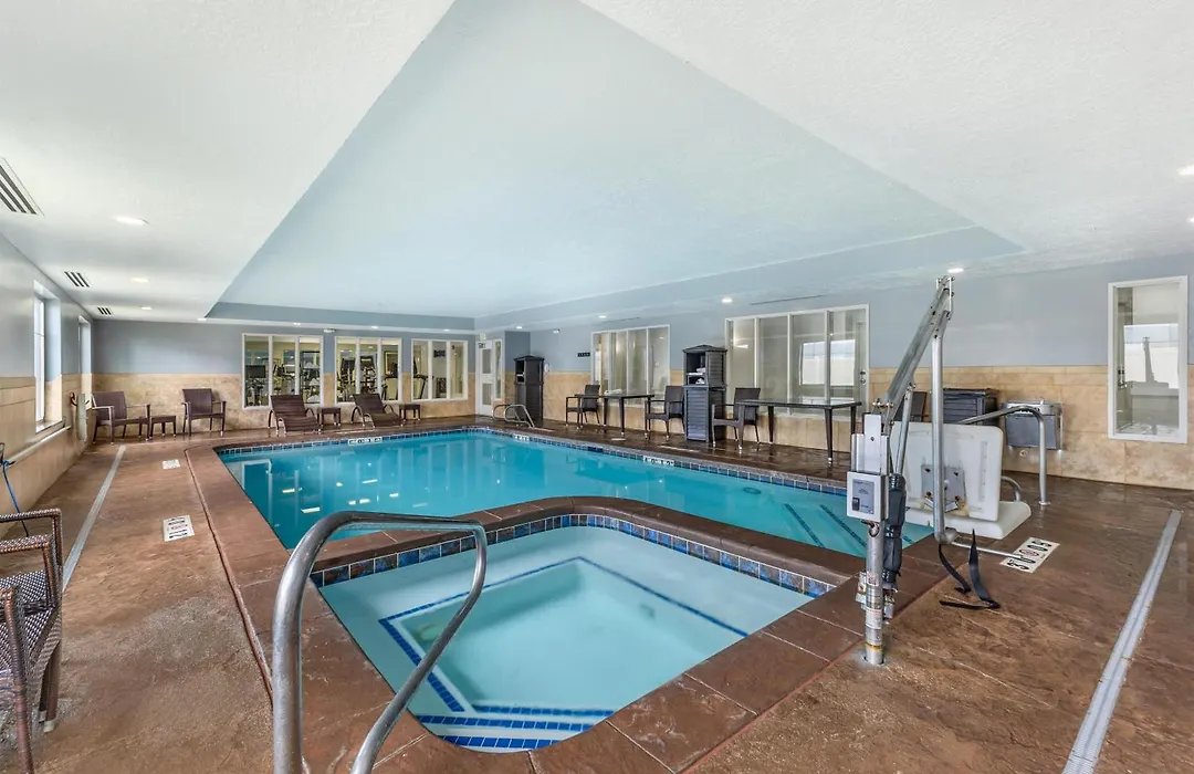 Best Western Plus Airport Inn & Suites-1
