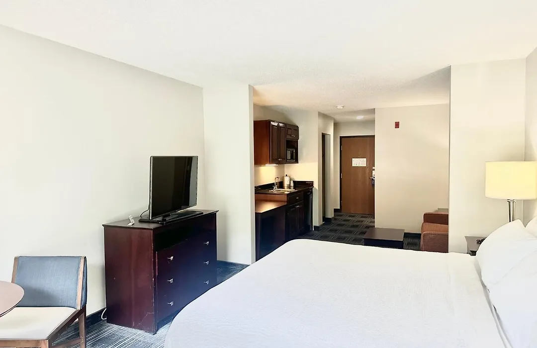 Holiday Inn Express & Suites Meriden By Ihg-1