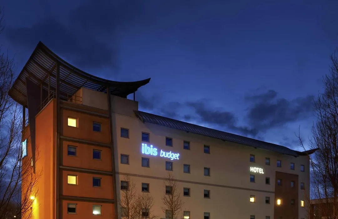 Ibis Budget Newport-1